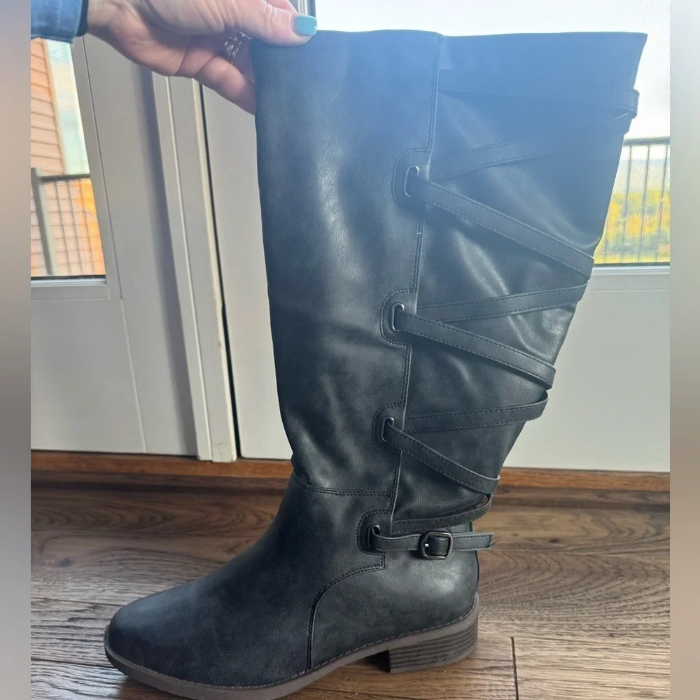 NWOT Journee Collection Navy Riding Boots, size 10 XWC - Picture 2 of 7
